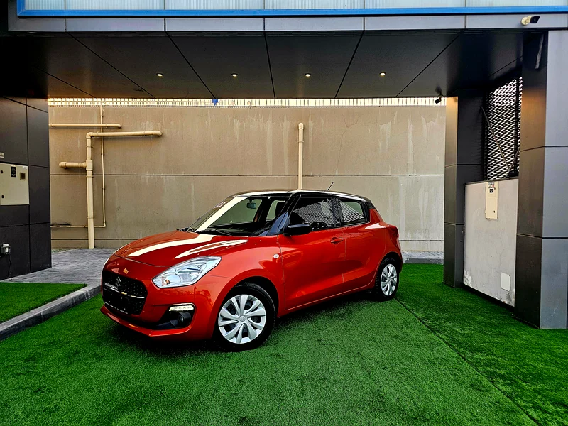 SWIFT 1.2L GCC VERSION / DUAL TONE / LOW MILEAGE636134676806411121