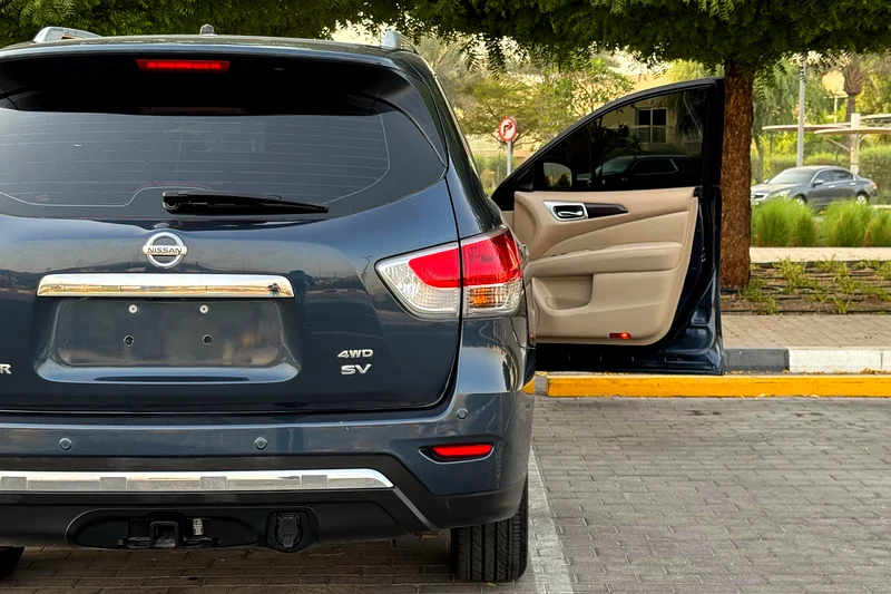 Nissan Pathfinder 2015 SV 4WD | 3.6L - 6 Cylinder | 90,000 Kms | Full Service History | GCC Spec63613131639555114