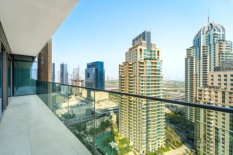 VACANT | MARINA VIEWS | SPACIOUS BALCONY64041139424257114