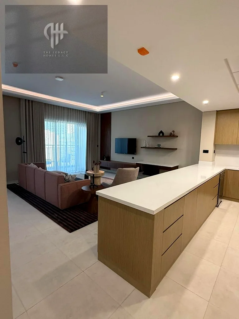 شقة واسعة من 3 غرف نوم مع غرفة خادمة | بالقرب من محطة المترو63916511609731112