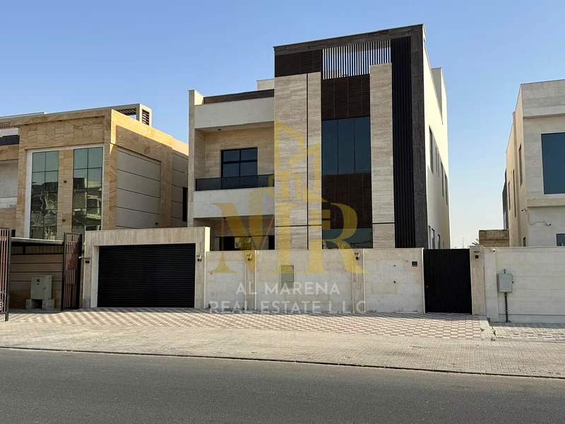 For sale, a villa with a private pool, two floors and a roof, modern, super deluxe design, with the possibility of easy bank financing.63872421009283112