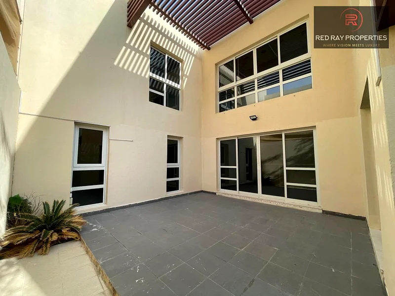 شقة رائعة مكونة من 4 غرف نوم بالإضافة إلى غرفة خادمة للإيجار في مينا آلب أراب63813947617537110