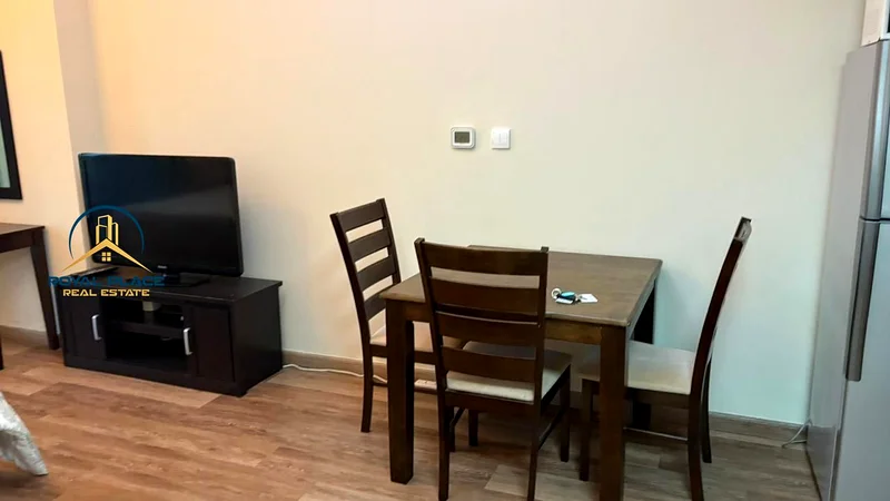 مؤثثة | واسعة | شاغرة63806793362690111