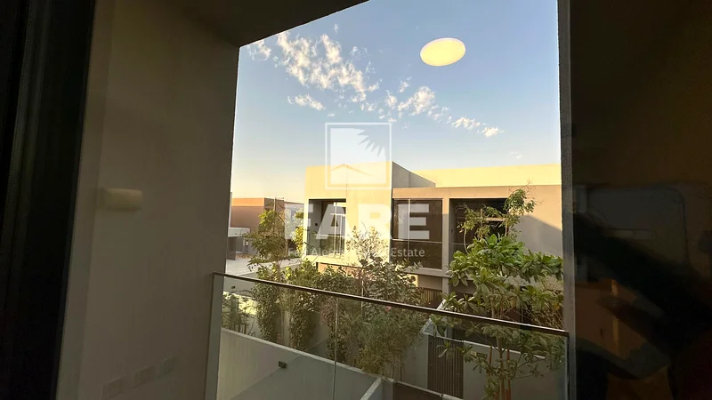 Spacious 3 Bedroom Corner Townhouse for Rent63654746813827110