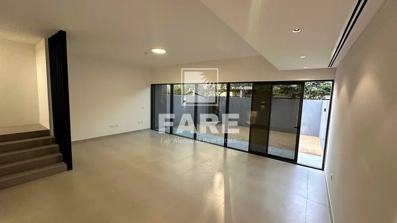 Spacious 3 Bedroom Corner Townhouse for Rent63654746813827112