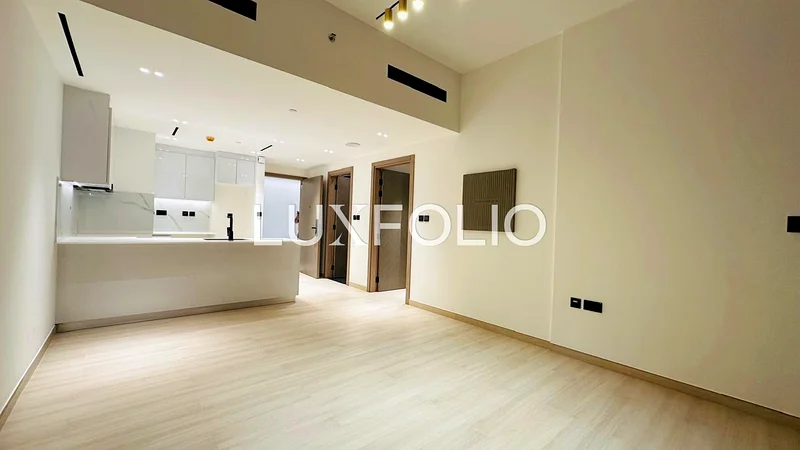 Fully Furnished | New Fit Out | 12 cheques63779603121410111