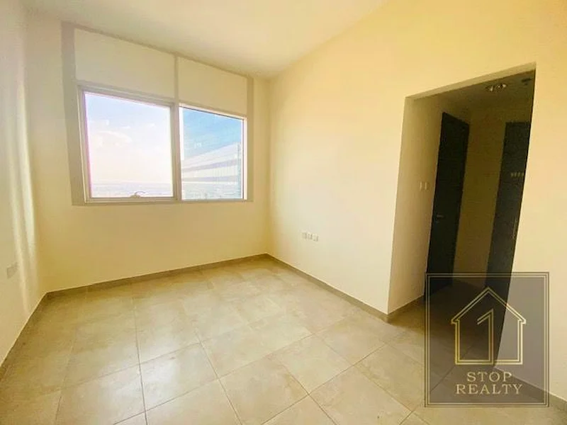 VACANT | CLOSED KITCHEN | SPACIOUS63654982781826113
