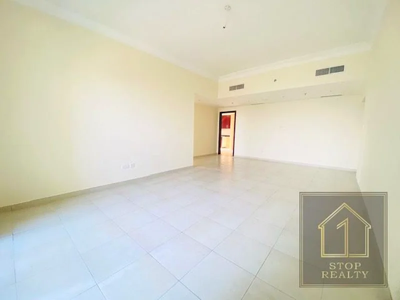 VACANT | CLOSED KITCHEN | SPACIOUS63654982781826114