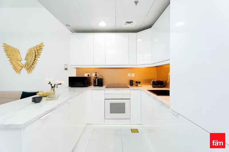 Upgraded unit | furnished | Open view64039043395843112
