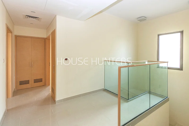 Single Row | Prime location | Vacant end of Oct63727208102659111