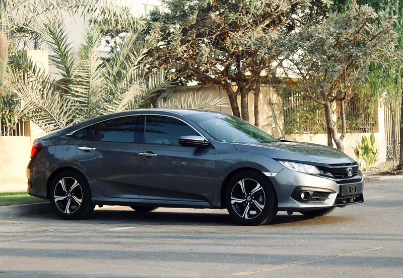 INSTALLMENT GCC HONDA CIVIC 2019 MODEL (USED CAR) AVAILABLE ON BANK FINANCE.63612064935042111
