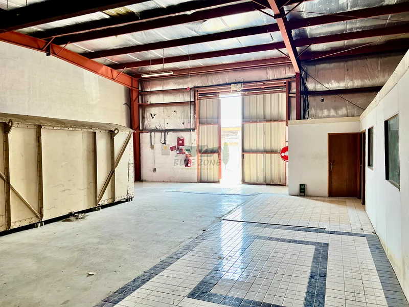 Auto garage, industrial workshop warehouse for rent- Grab this opportunity63615872944259112