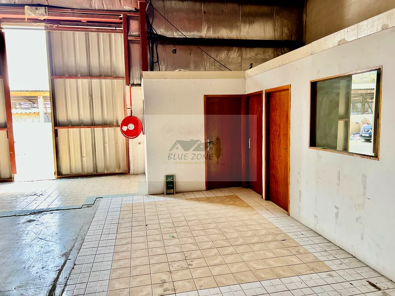 Auto garage, industrial workshop warehouse for rent- Grab this opportunity63615872944259114
