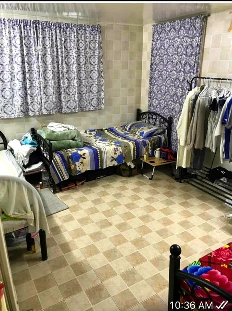 مساحة سرير لشخص باكستاني واحد63796680946050112