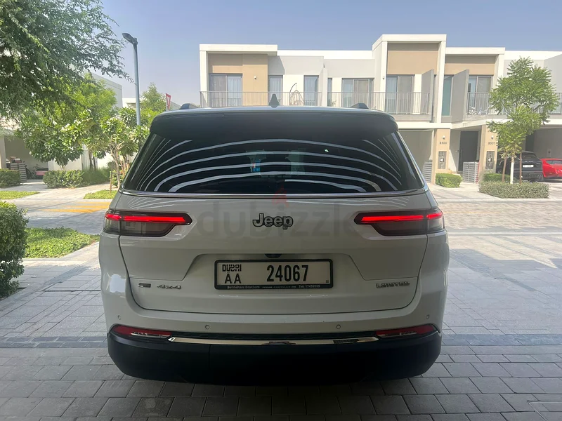 جيب جراند شيروكي محدودة 2022 - ضمن الضمان - 49 ألف كم - حزمة صيانة متضمنة63612070841601112