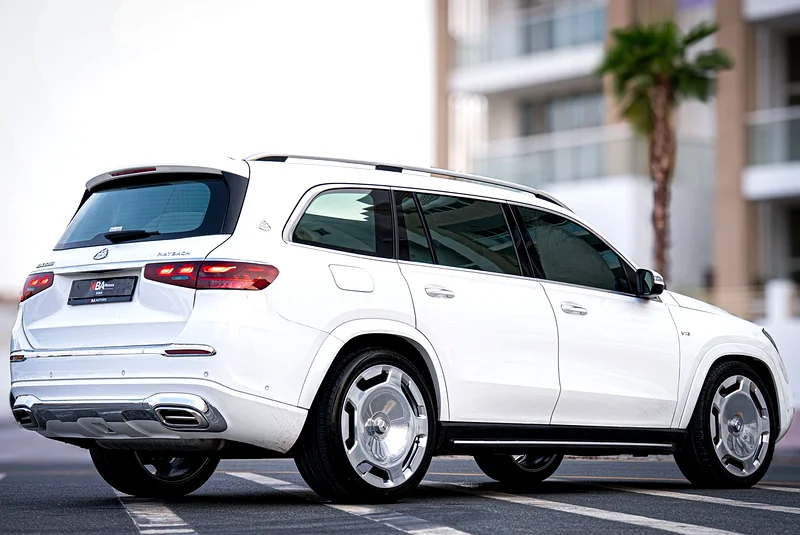 طقم مايباخ 2024 مرسيدس بنز GLS580 | 3000 كم63613462936065113