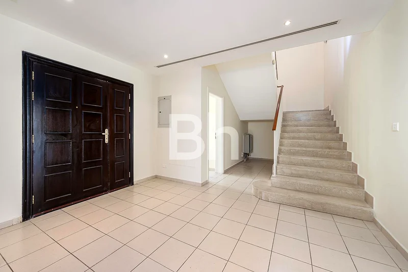 Exclusive | 5 Bedroom Villa | Large Plot | Vacant63726113948418114