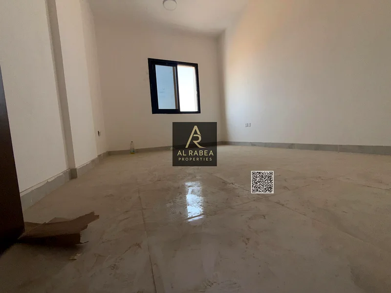 مبنى جديد وأول ساكن وجاهز للسكن في منطقة العالية مكون من أرض + 4 طوابق مكونة من 10 شقق و4 محلات 4 شقق غرفتين ومجلس63873066780930113