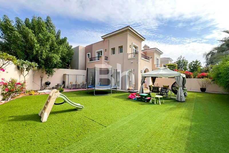 Expansive Plot | Lake View | Corner unit63920614923394110