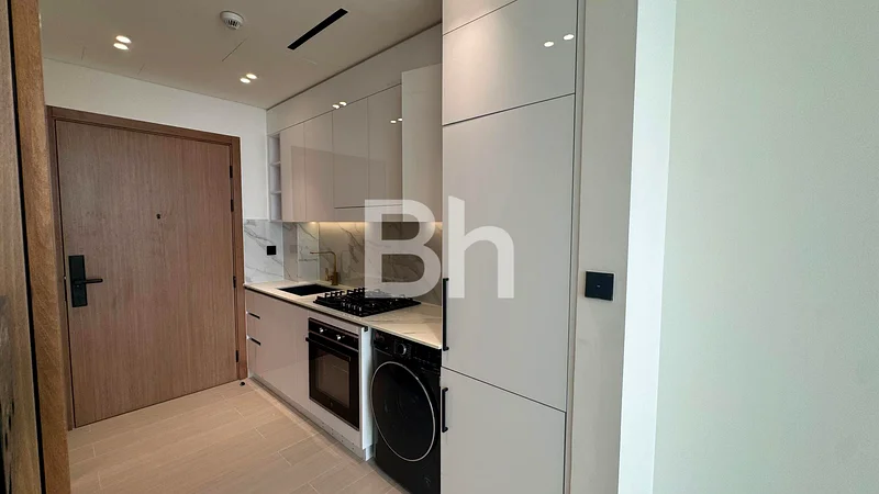 Mid floor | Brand new | Vacant | Community views63785267372162114