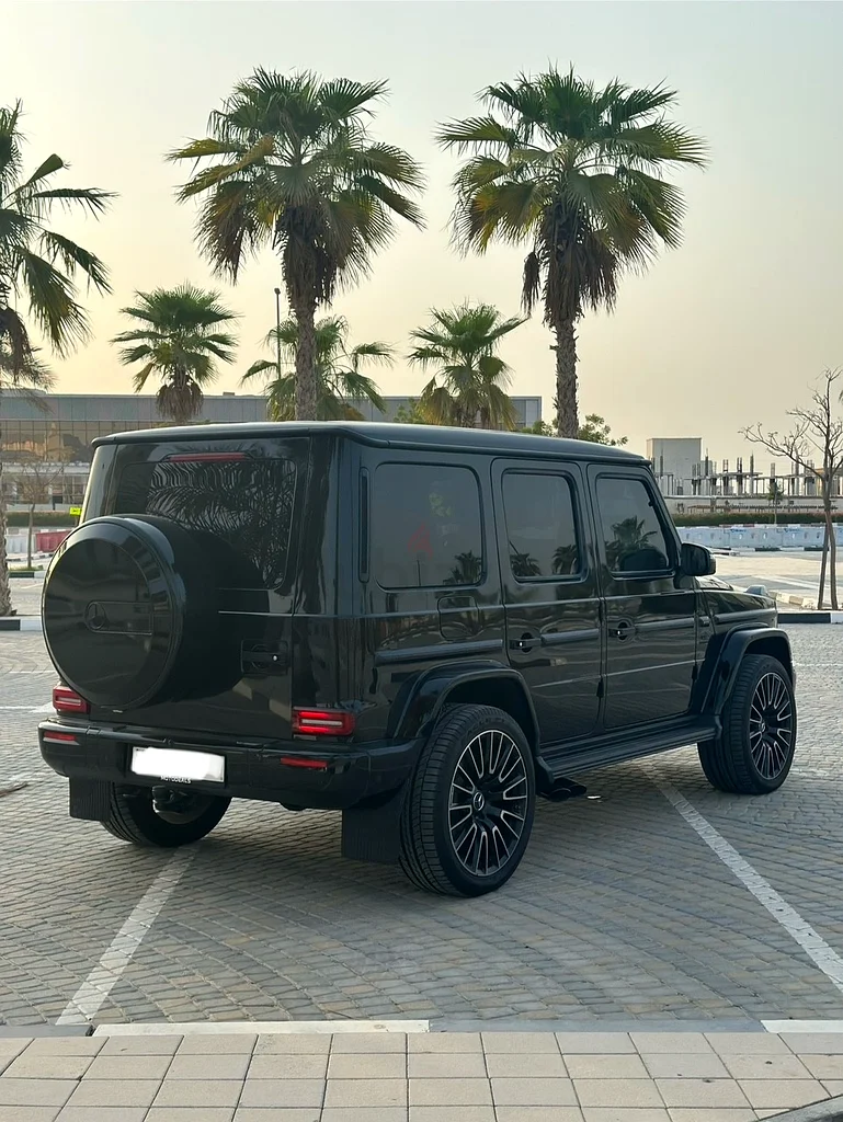 G63 AMG مع حزمة اللون الداكن المزدوجة، شاملة الضمان وعقد الخدمة63613985474945113
