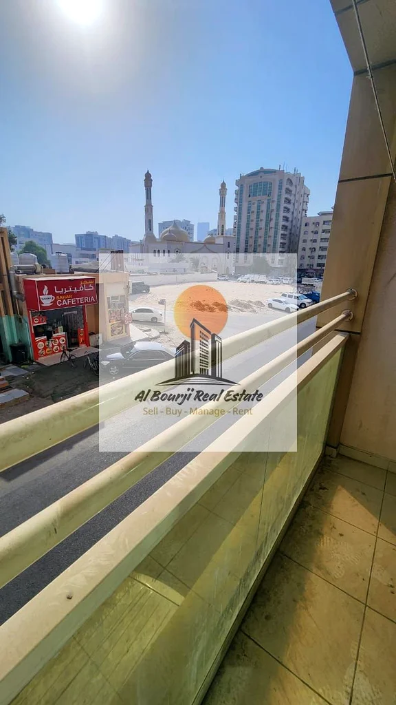 شقة مكونة من غرفتي نوم للإيجار – موقع متميز في عجمان63720685406082110