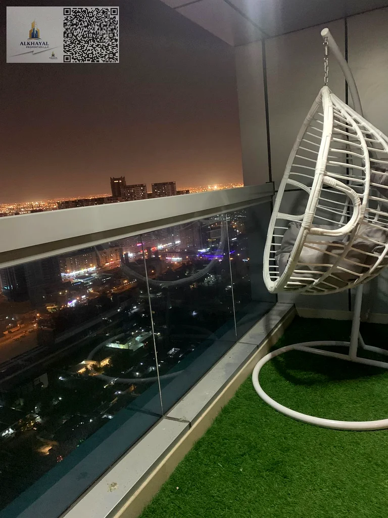 شقة فاخرة من غرفتي نوم مع غرفة خادمة في برج كورنيش، عجمان للبيع63870977475329111