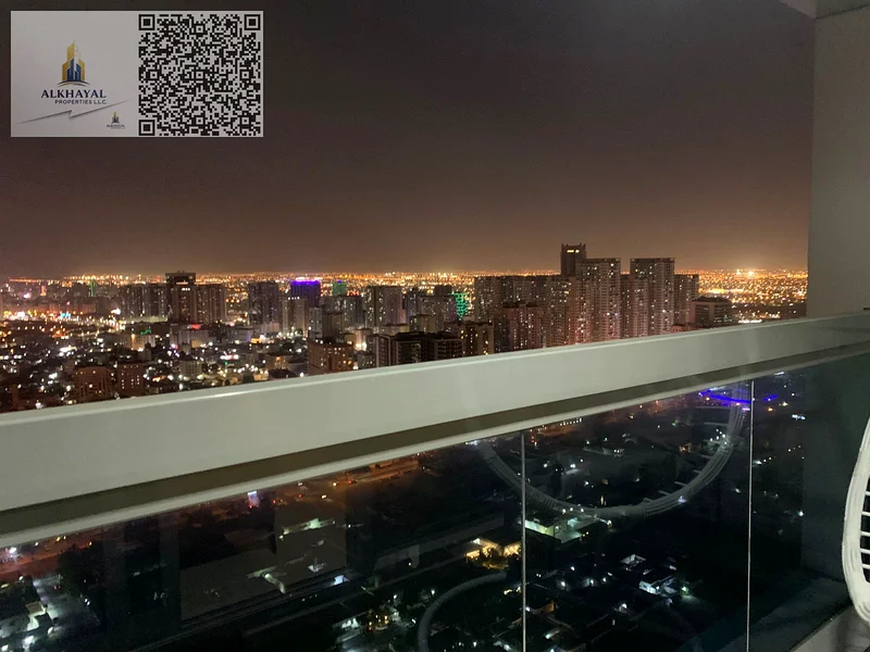 شقة فاخرة من غرفتي نوم مع غرفة خادمة في برج كورنيش، عجمان للبيع63870977475329110