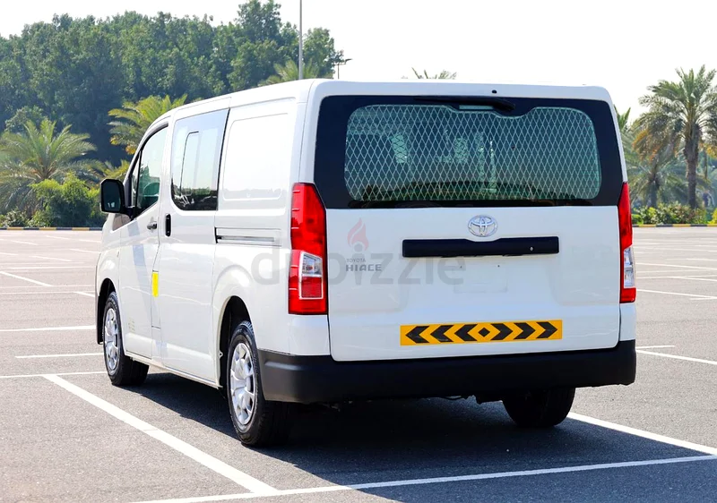 Toyota Hiace 2020 Gcc Petrol 6 Seater+Cargo63612448654978113