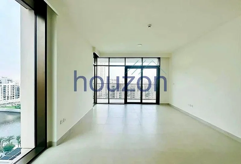 Spacious 3BR + M/R | High Floor | Canal View63761333252098112