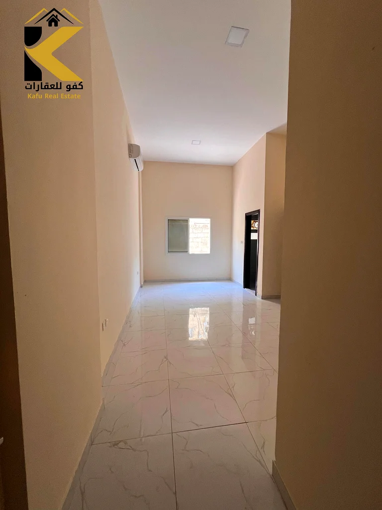 ستوديو أنيق بتصميم واسع ومطبخ منفصل بالقرب من الطريق الرئيسي63722074821507112