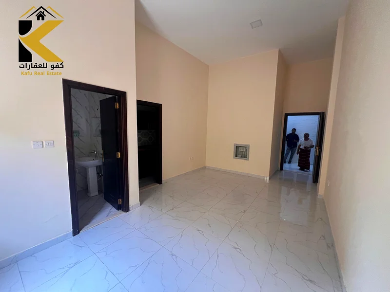 ستوديو أنيق بتصميم واسع ومطبخ منفصل بالقرب من الطريق الرئيسي63722074821507111