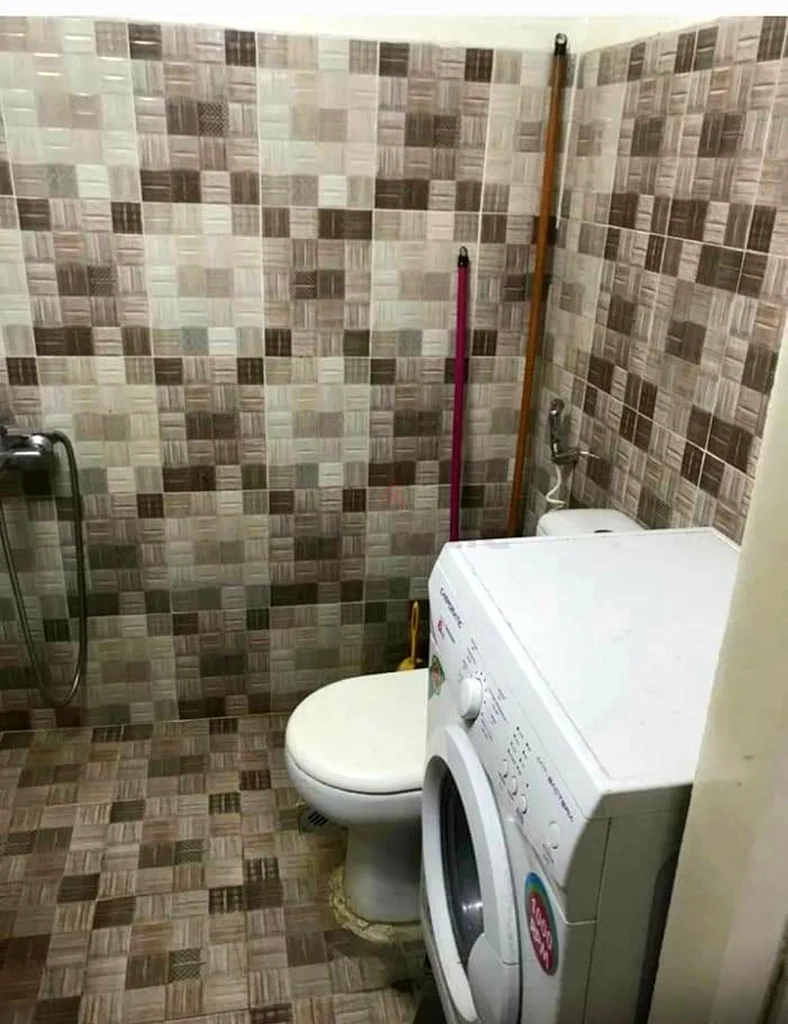 مساحة سرير لشخص باكستاني واحد63796680946050113