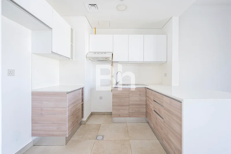 Plaza View | High Floor | Available October 202563728068784641112