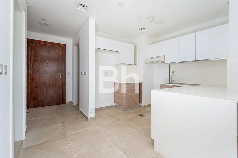 Plaza View | High Floor | Available October 202563728068784641111