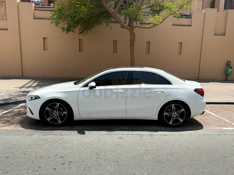 Mercedes A200 Under Warranty | GCC Specs | 2021 | 57000 KM | Full Serviced in Mercedes Benz63613135797122112