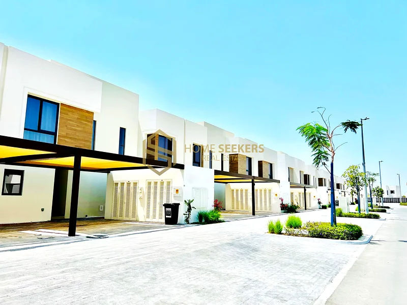 Double Row Charm | Nice Neighborhood | Book Now63848388334339110
