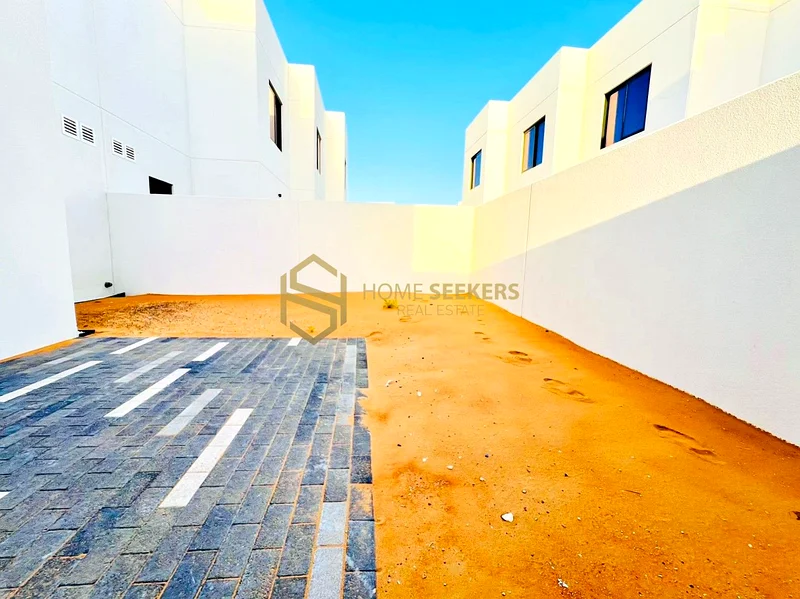 Double Row Charm | Nice Neighborhood | Book Now63848388334339111