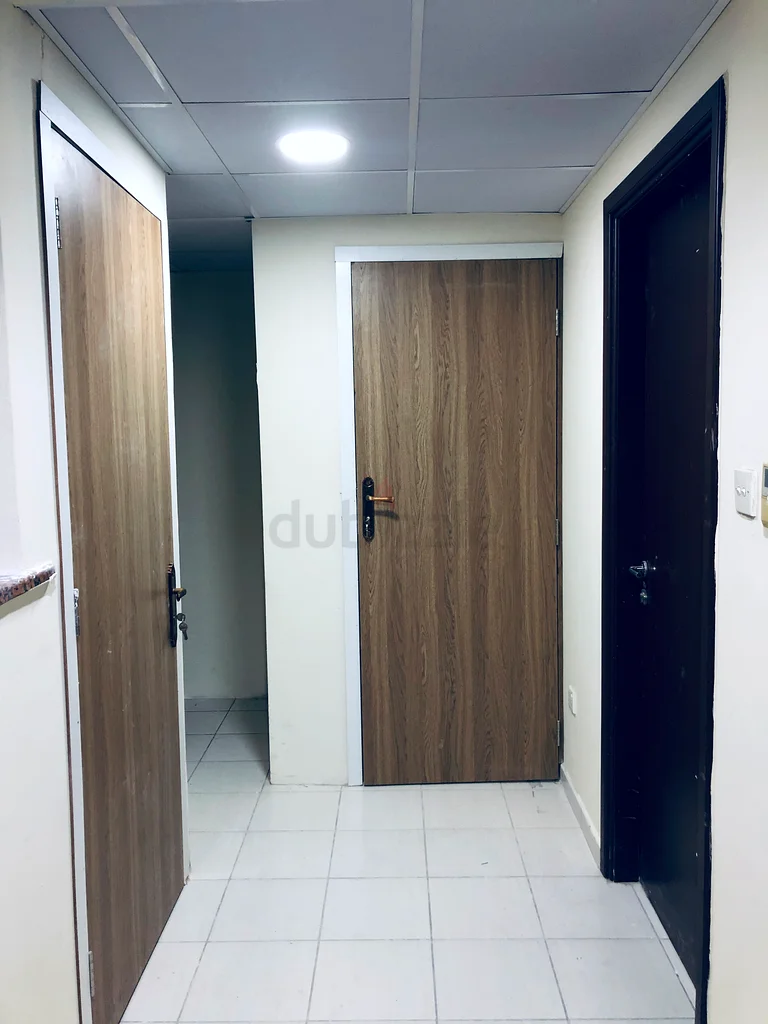 WINDOW PARTITION FOR RENT 1600 AED FRANCE CLUSTER63797093213313114