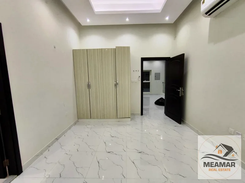 🏡 فيلا للإيجار في الحى السابع، عجمان، 4 غرف نوم رئيسية، مجلس وصالونين، تتميز بموقعها الاستراتيجي القريب من محمد بن زايد63717554818051112
