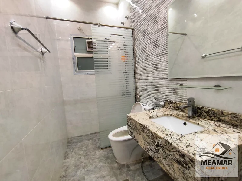 🏡 فيلا للإيجار في الحى السابع، عجمان، 4 غرف نوم رئيسية، مجلس وصالونين، تتميز بموقعها الاستراتيجي القريب من محمد بن زايد63717554818051114