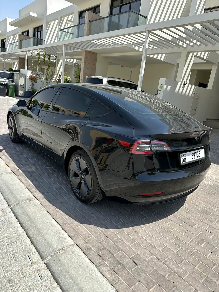 Tesla Model 3 Standard Plus RWD 24,000 km GCC Black63612058954370114