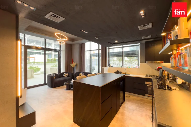 Vacant | Fully Upgraded | Spacious63977540064642114