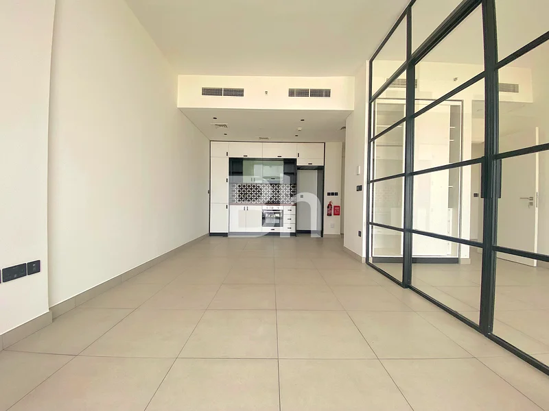 سبتمبر شاغر | مفروش بالكامل | إطلالة على السدرة63804674151937114