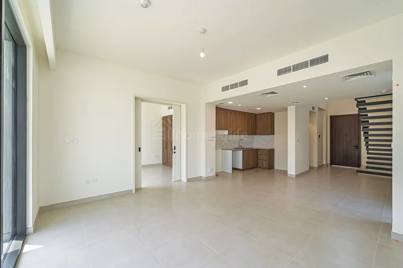 | SPACIOUS 4BR TOWNHOUSE | GREENBELT LOCATION |63737730290819110