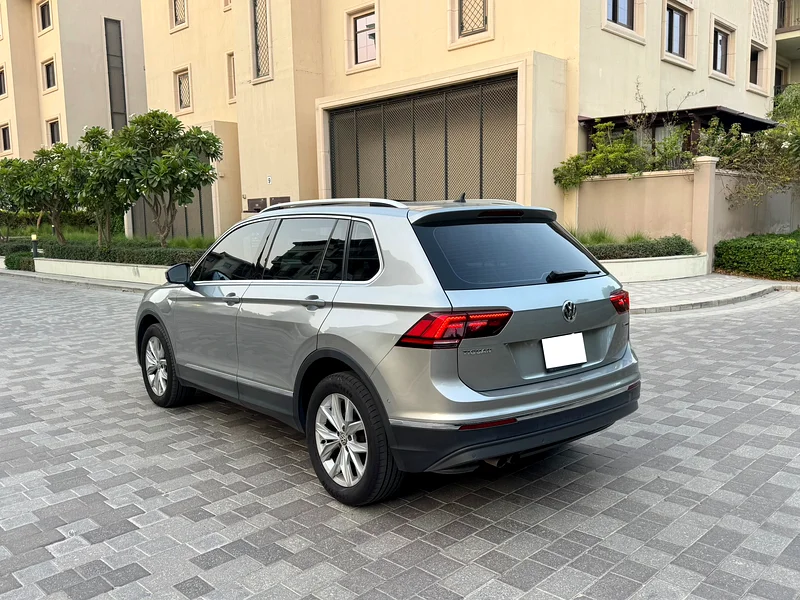 GULF SPECS 2018 VOLKSWAGEN TIGUAN SEL (TOP) 4MOTION 2.0LITRE 4-CYL TURBO CHARGED63612061065602111