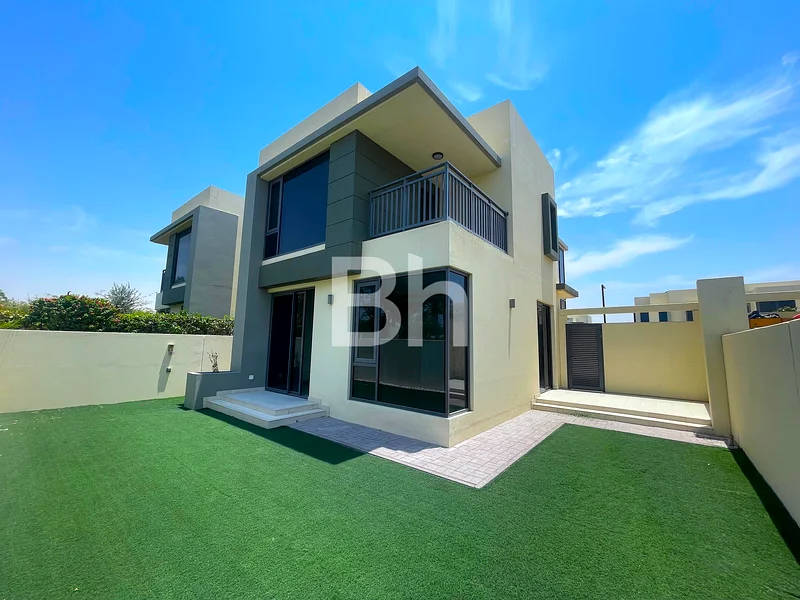 Single Row | Vacant | Close to Pool and Park63754928143746110