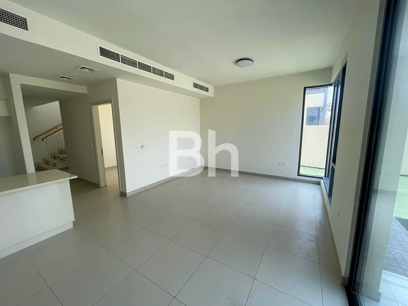 Single Row | Vacant | Close to Pool and Park63754928143746113