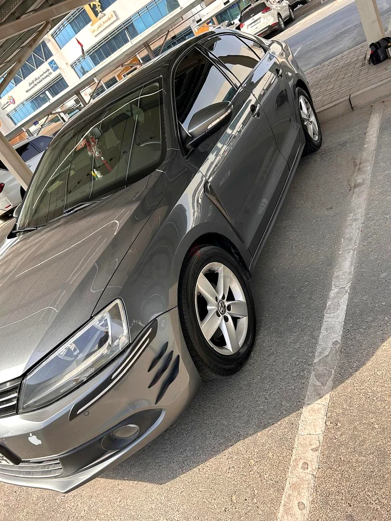 Full.option. Well maintained Car in good condition from inside and outside with Apple car play63699034094083111