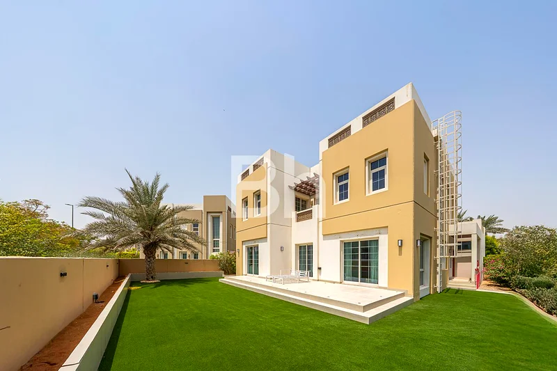 Immaculate Condition |Independent 3bed |Large Plot63925741785346110